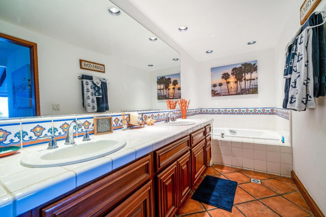 Gorgeous Oceanfront Villa With Panoramic Views アバロン エクステリア 写真