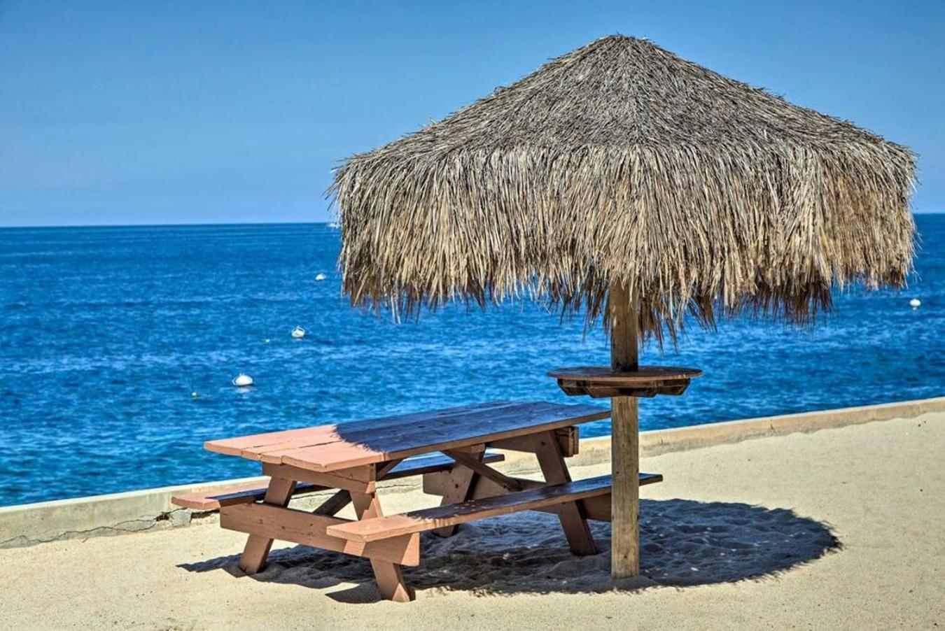 Gorgeous Oceanfront Villa With Panoramic Views アバロン エクステリア 写真