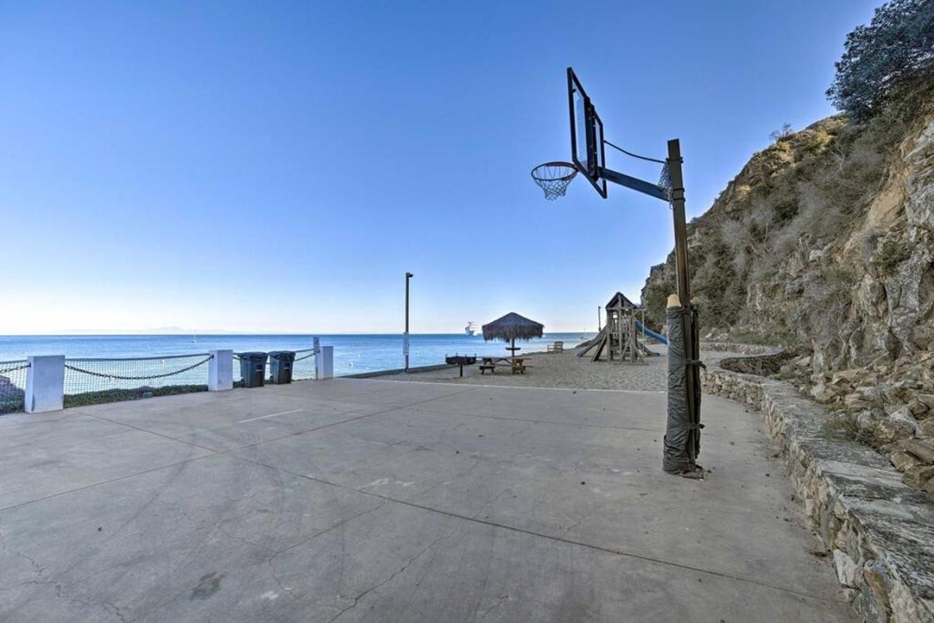 Gorgeous Oceanfront Villa With Panoramic Views アバロン エクステリア 写真