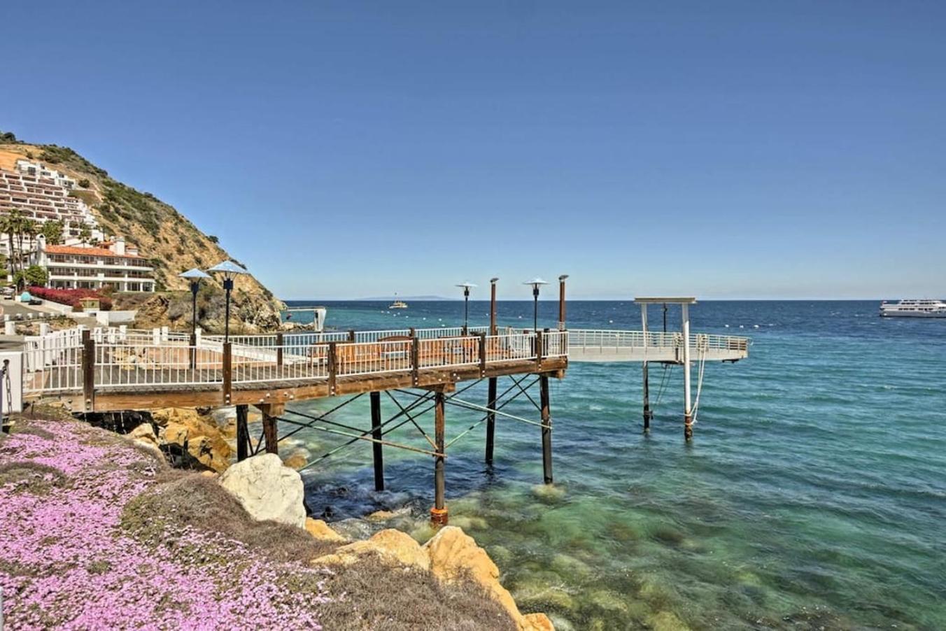 Gorgeous Oceanfront Villa With Panoramic Views アバロン エクステリア 写真