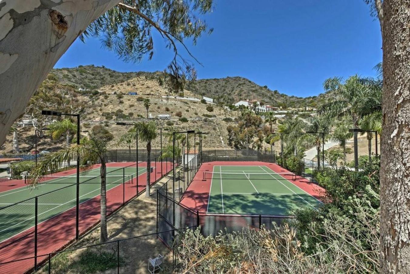 Gorgeous Oceanfront Villa With Panoramic Views アバロン エクステリア 写真