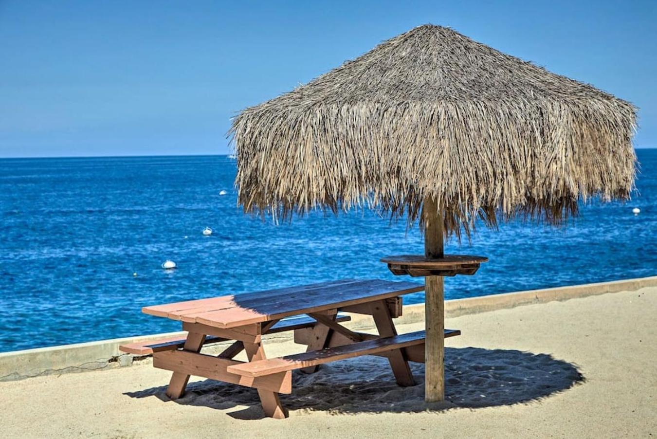 Gorgeous Oceanfront Villa With Panoramic Views アバロン エクステリア 写真