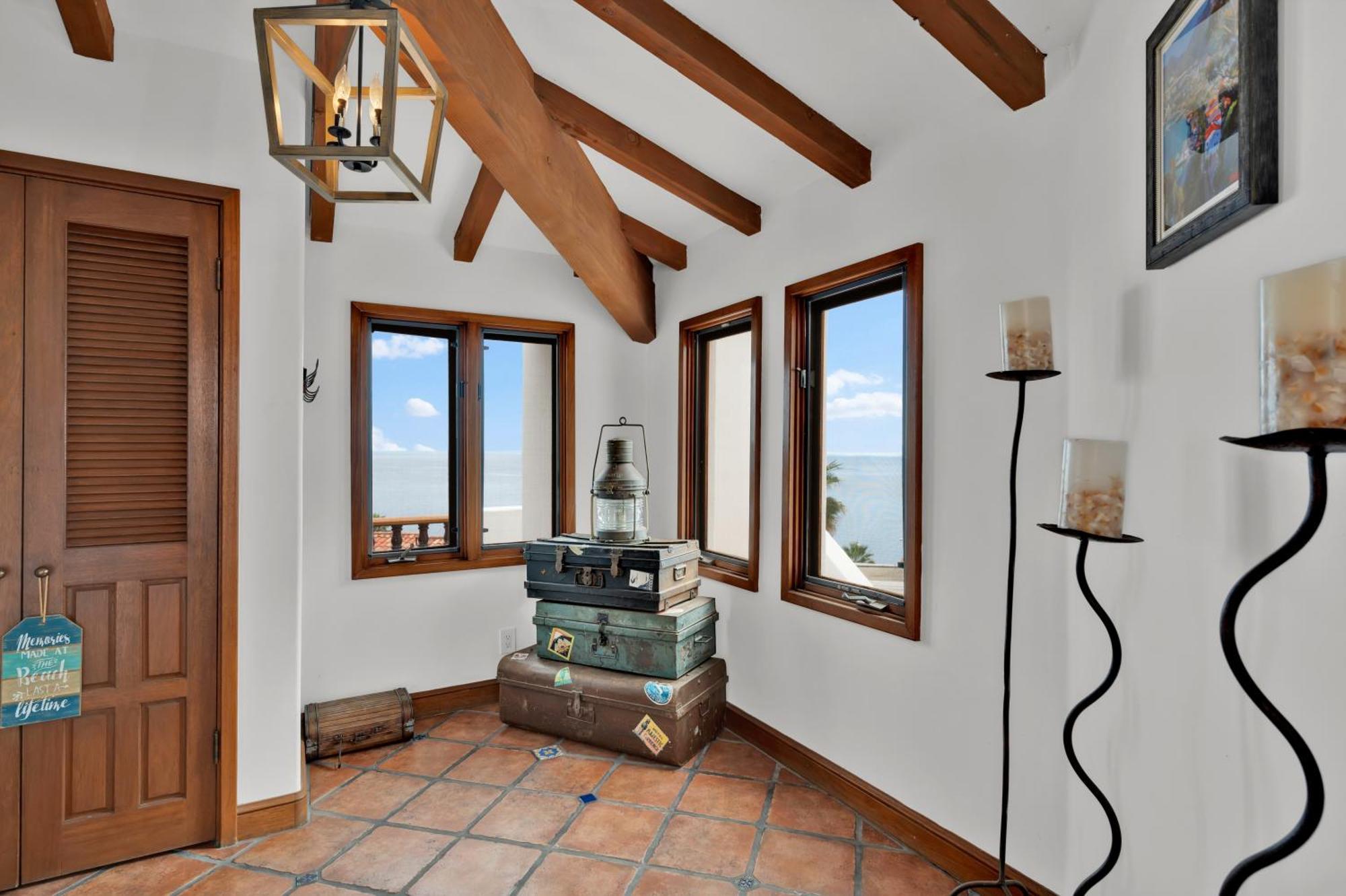 Gorgeous Oceanfront Villa With Panoramic Views アバロン エクステリア 写真