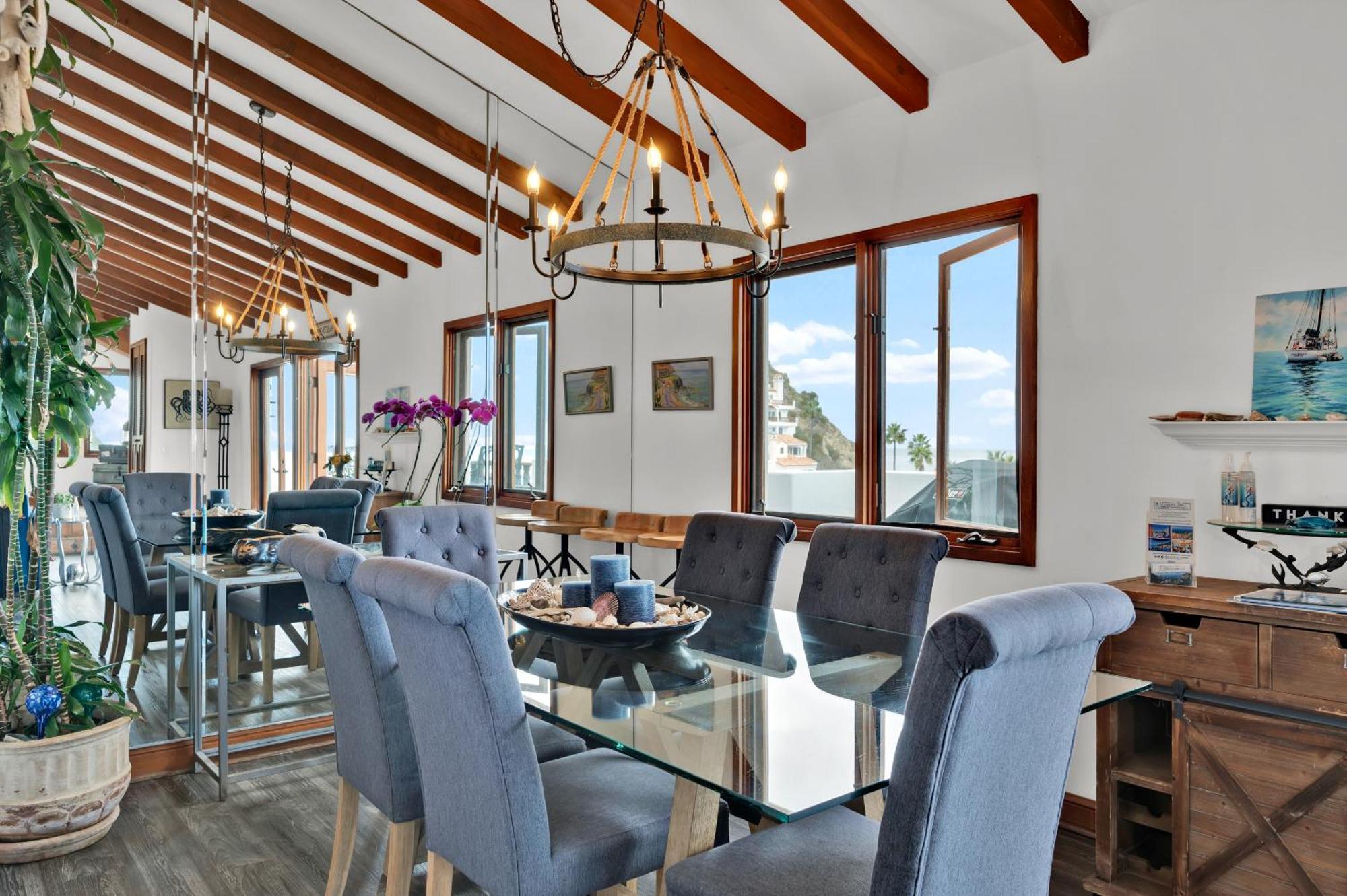 Gorgeous Oceanfront Villa With Panoramic Views アバロン エクステリア 写真