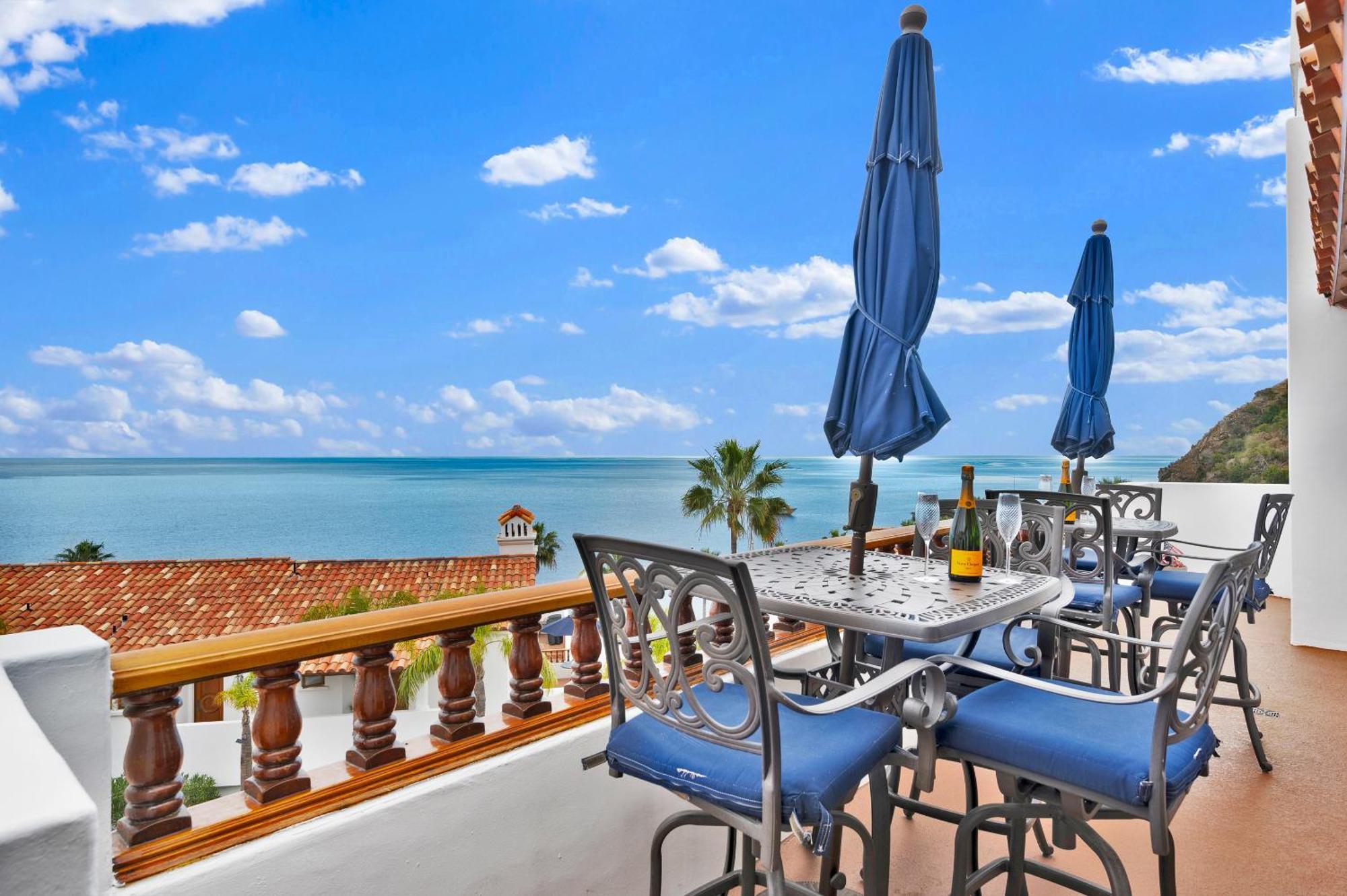 Gorgeous Oceanfront Villa With Panoramic Views アバロン エクステリア 写真